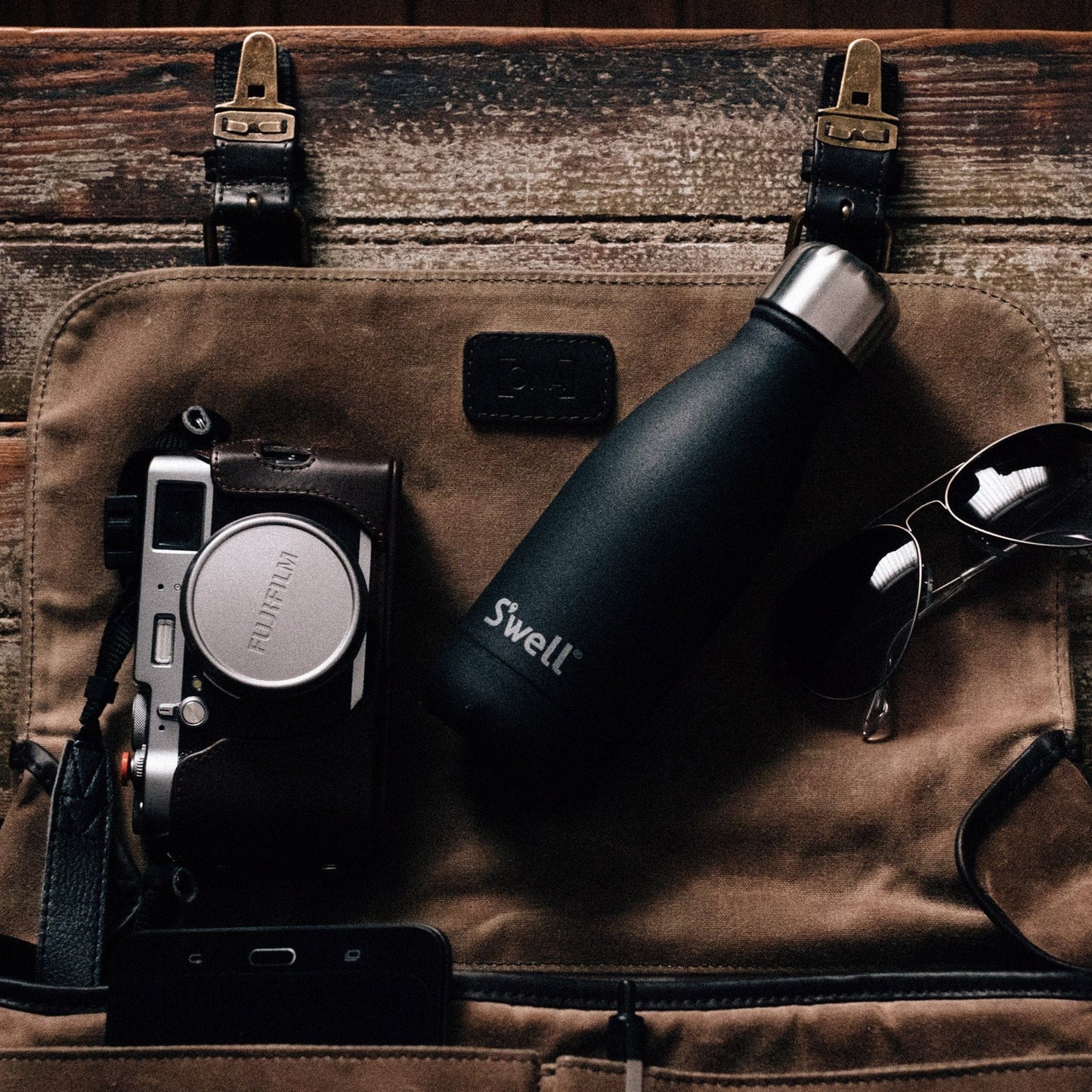 original-bottle-9oz-u1 Swell-Water-Bottle-9oz-Black-Onyx-LifeStyle.jpg