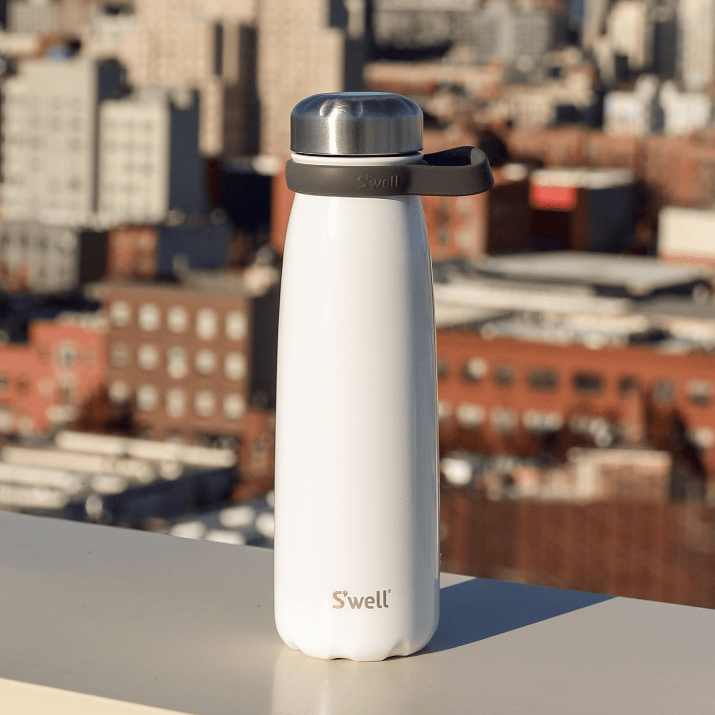 traveler-40oz-h6 Swell-Water-Bottle-Traveler-40oz-White-Angel-Food-Lifestyle.png