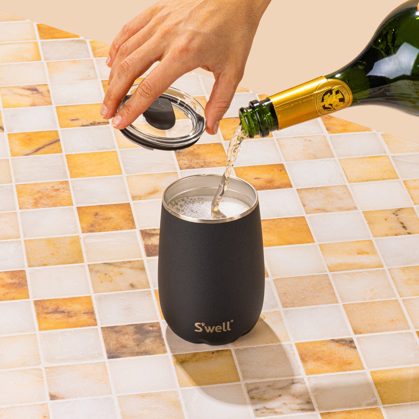 xl-sip-and-chill-bundle-m4 Swell_ONYX_XL_BARWARE_SET_Lifestyle-1.jpg